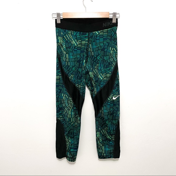 Nike Pants - Nike Green Pro Hypercool Tidal Capri leggings sz S